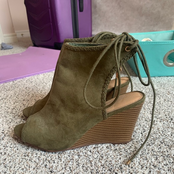 Suede Wedge - Picture 2 of 4